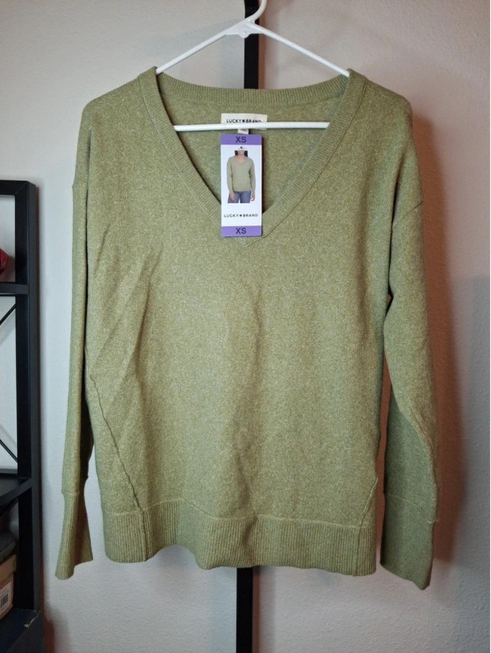 Lucky Brand Women's Soft Long Sleeve V-Neck Sweater in Olive green NWT size XS